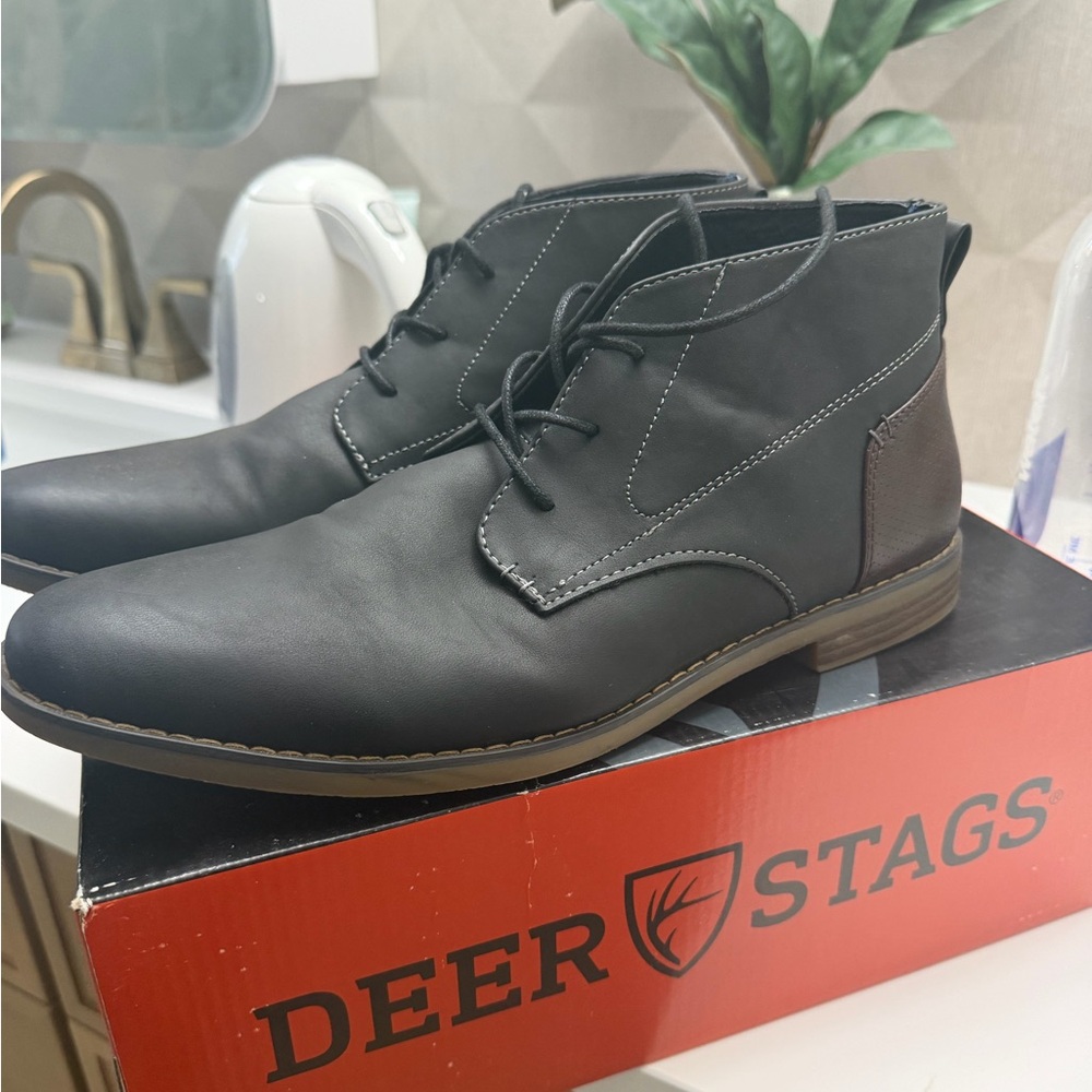 Deer Stags Men's Dark Gray Chukka Boots